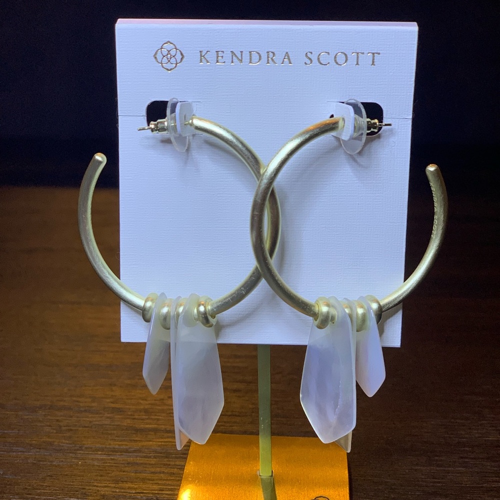 Kendra Scott Gaby Earrings in Gold/Ivory